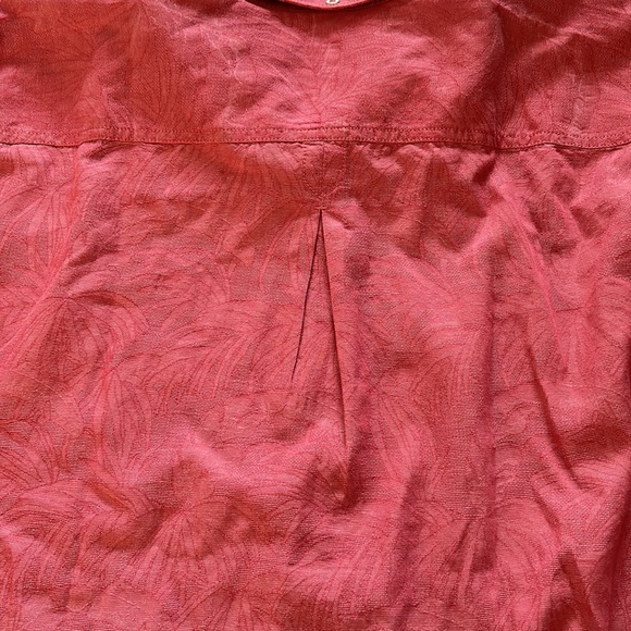 New! Tommy Bahama Button-Down Shirt - Picture 9 of 11